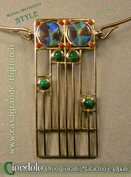 Marco_Casagrande_ciondolo_oro_corallo_malachite_opale_stile_Wiener_Werkstätte